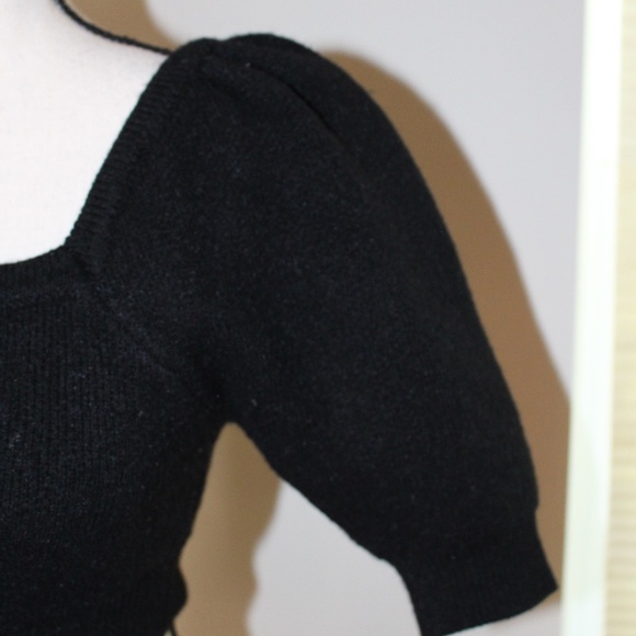 Urban Outfitters,Y2k Bernadette puff sleeve cropped sweater - Picture 7 of 12